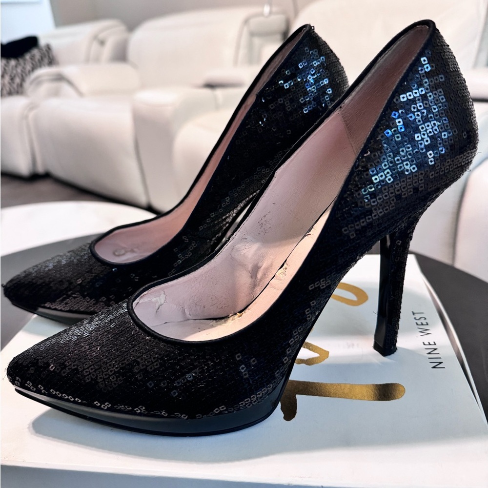 Women’s 4 Inch Pumps Black sequins!!
